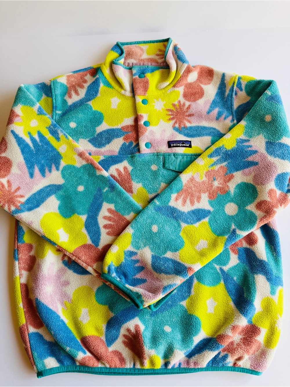 Patagonia Women's Lightweight Synchilla Snap-T Fleece Channeling Spring